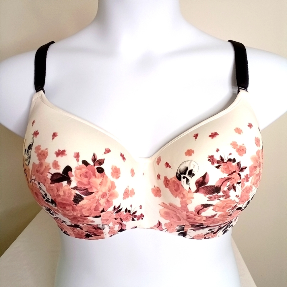 SOLD - Torrid Curve 360 Back Smoothing Coverage Balconette Bra 44C Skulls Roses - Picture 1 of 7